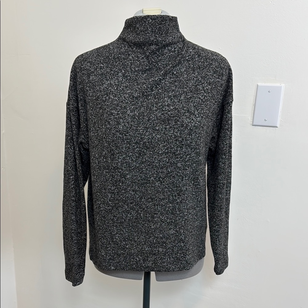Uniqlo Marled Gray Mockneck Knit Top